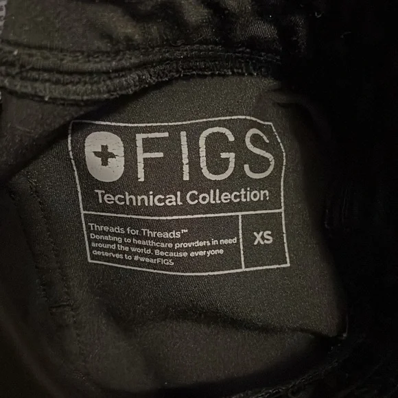 FIGS black scrubs - Picture 3 of 3